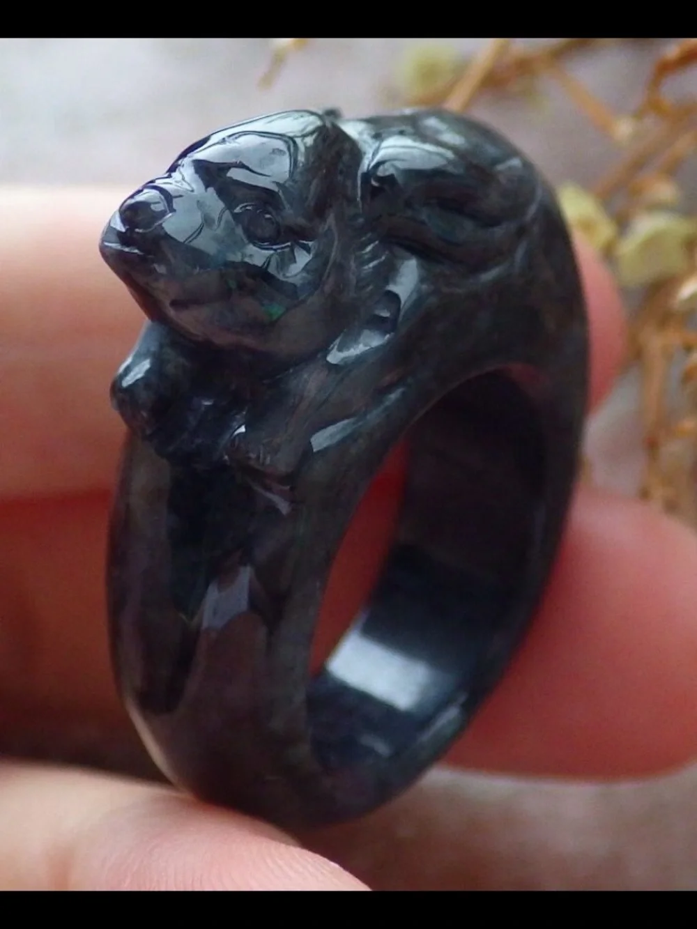 Certificate Jadeite Jade black Carved Pure Rabbit ring size7.75